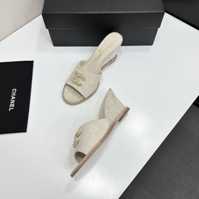 Chanel 2026 — незаменимый элемент осен