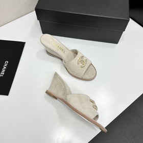 Chanel 2026 — незаменимый элемент осен