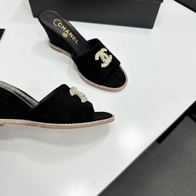 Chanel 2026 — незаменимый элемент осен