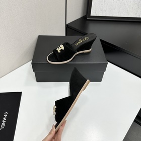 Chanel 2026 — незаменимый элемент осен