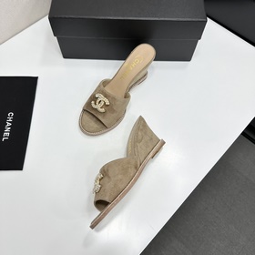 Chanel 2026 — незаменимый элемент осен