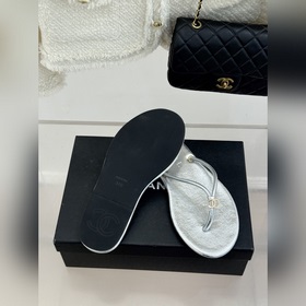Сандалии CHANEL 26S с двойным «C» в м