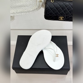 Сандалии CHANEL 26S с двойным «C» в м