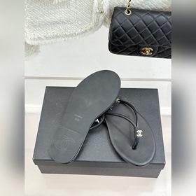 Сандалии CHANEL 26S с двойным «C» в м