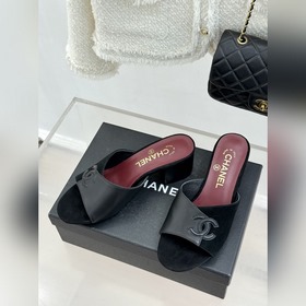 Сандалии-ботинки CHANEL из коллекции 