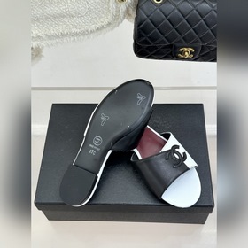 Сандалии-ботинки CHANEL из коллекции 