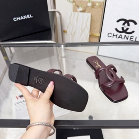 Сандалии CHANEL из новой коллекции — н