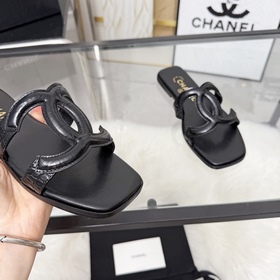 Сандалии CHANEL из новой коллекции — н