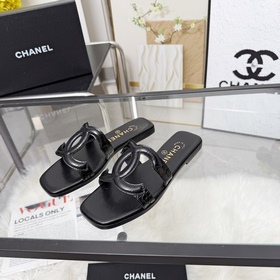 Сандалии CHANEL из новой коллекции — н