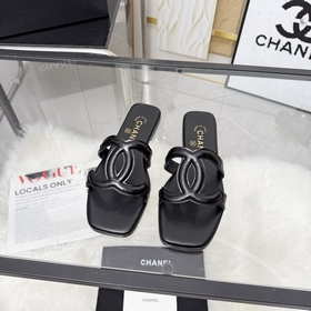 Сандалии CHANEL из новой коллекции — н