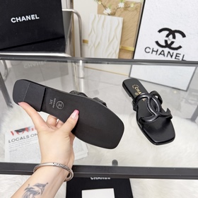 Сандалии CHANEL из новой коллекции — н