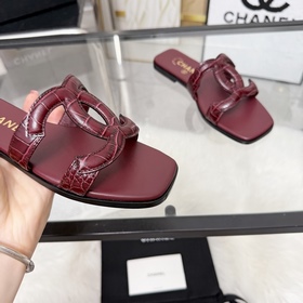 Сандалии CHANEL из новой коллекции — н