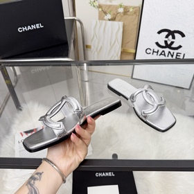 Сандалии CHANEL из новой коллекции — н