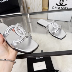Сандалии CHANEL из новой коллекции — н