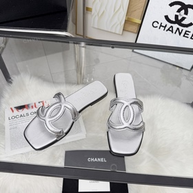 Сандалии CHANEL из новой коллекции — н