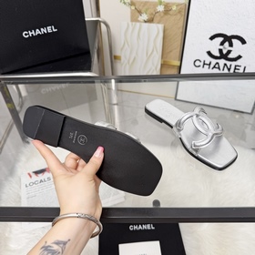 Сандалии CHANEL из новой коллекции — н