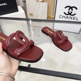 Сандалии CHANEL из новой коллекции — н