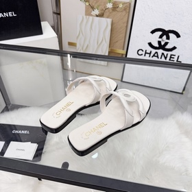 Сандалии CHANEL из новой коллекции — н