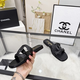 Сандалии CHANEL из новой коллекции — н