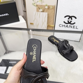 Сандалии CHANEL из новой коллекции — н