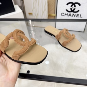 Сандалии CHANEL из новой коллекции — н