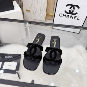Сандалии CHANEL из новой коллекции — н