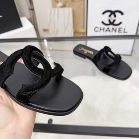 Сандалии CHANEL из новой коллекции — н