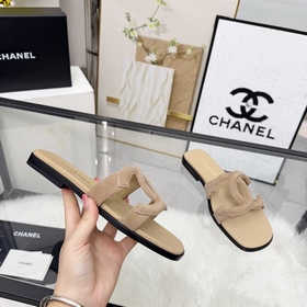 Сандалии CHANEL из новой коллекции — н