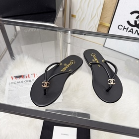 Новая версия сандалий CHANEL — настоящ