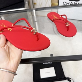 Новая версия босоножек CHANEL — настоя