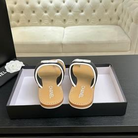 Сандалии CHANEL 26P с плетением виде 