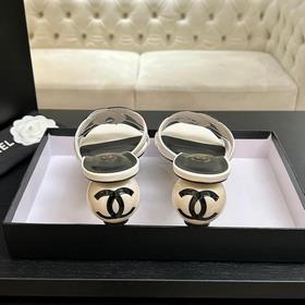 Классические шлепанцы CHANEL с жемчужн