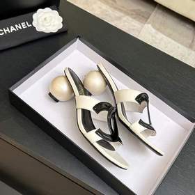Классические шлепанцы CHANEL с жемчужн