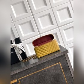Зеленая сумка CHANEL 26ss LP с нежно-з
