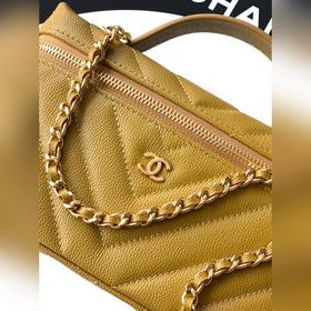 Зеленая сумка CHANEL 26ss LP с нежно-з