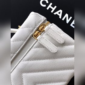 Молочно-белая сумка CHANEL 26SS LP с ц