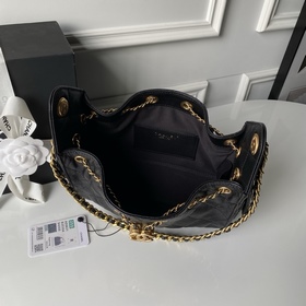 CHANEL 25C — модель с подиума, сумка H