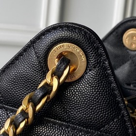 CHANEL 25C — модель с подиума, сумка H
