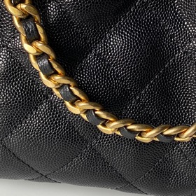 CHANEL 25C — модель с подиума, сумка H