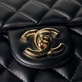 Chanel 26C в оттенке светлого золота с