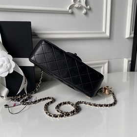 Chanel 26C в оттенке светлого золота с