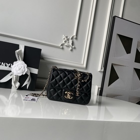 Светло-золотая сумка Chanel 26C с вели