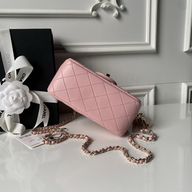 Светло-золотая сумка Chanel 26C с вели