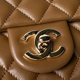 Светло-золотая сумка Chanel 26C с вели