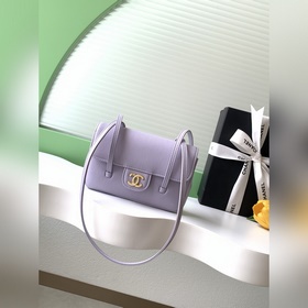 26Preppy Coco из кожи с текстурой «лич