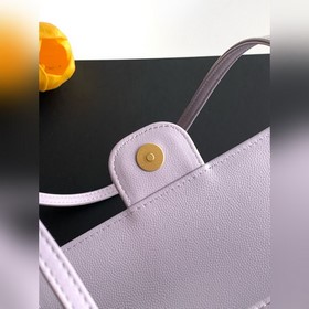 26Preppy Coco из кожи с текстурой «лич