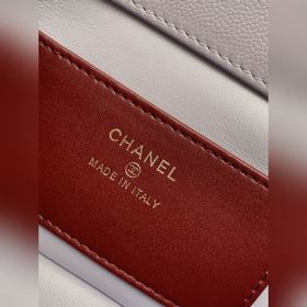 26Preppy Coco из кожи с текстурой «лич