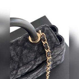 Сумка Coco Handle 26p из черного деним