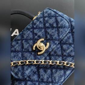 Сумка Coco Handle 26p из синей джинсов