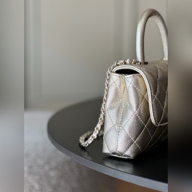 Новинка CHANEL 26COCOHANDLE mini — с